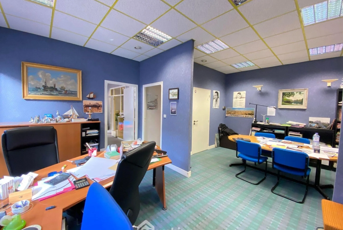 Local professionnel ou appartement de 163 m² à Laon, espace sécurisé et polyvalent 