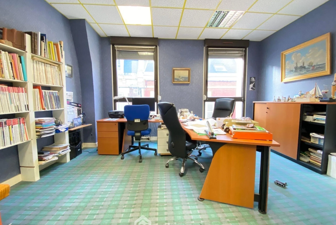 Local professionnel ou appartement de 163 m² à Laon, espace sécurisé et polyvalent 