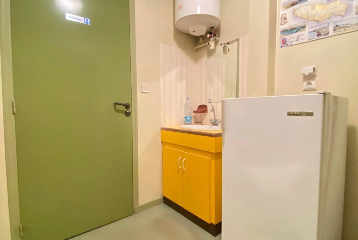 Local professionnel ou appartement de 163 m² à Laon, espace sécurisé et polyvalent 