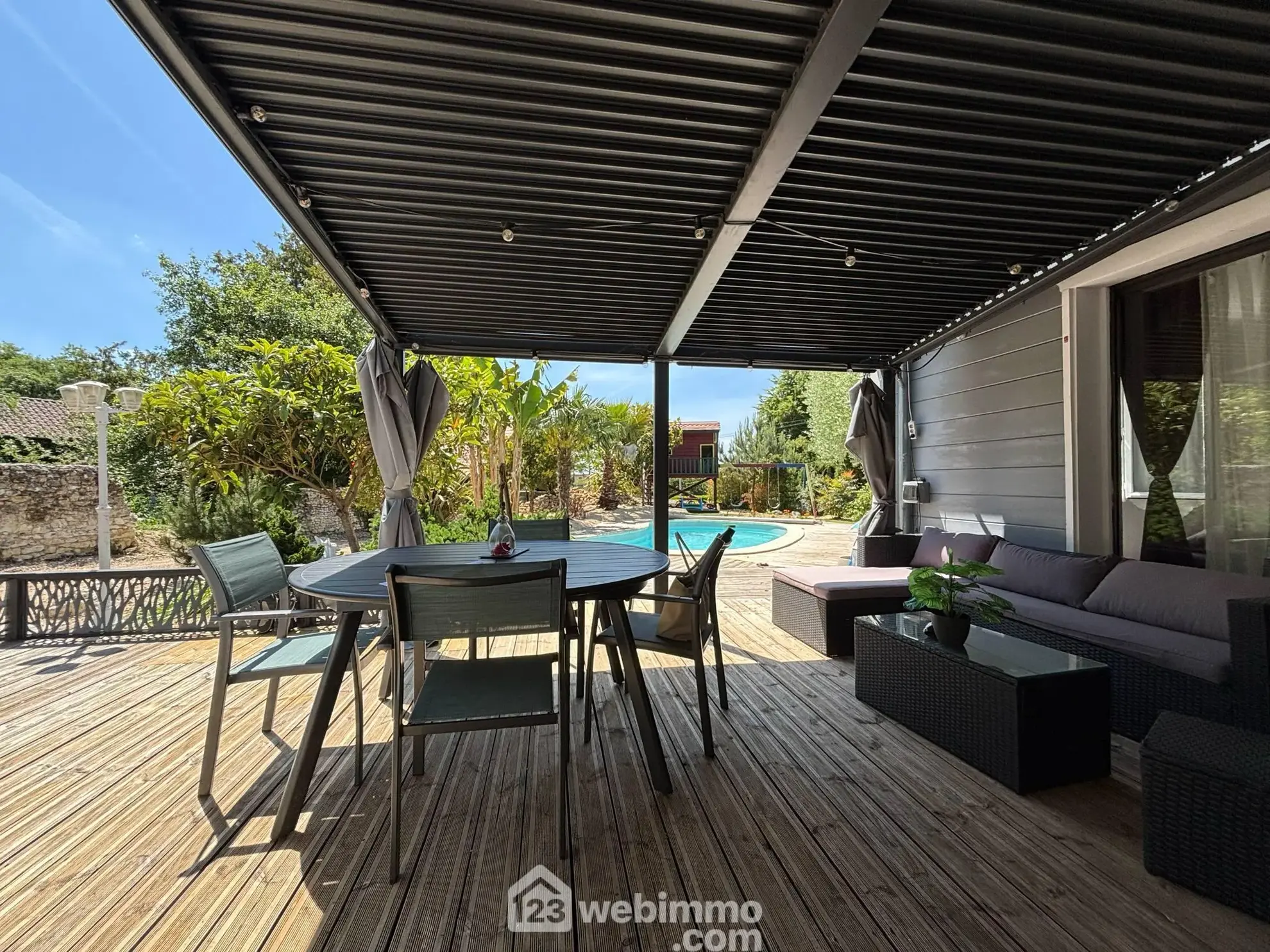 Villa 135 m² avec piscine chauffée à Châtellerault, proche de toutes commodités 