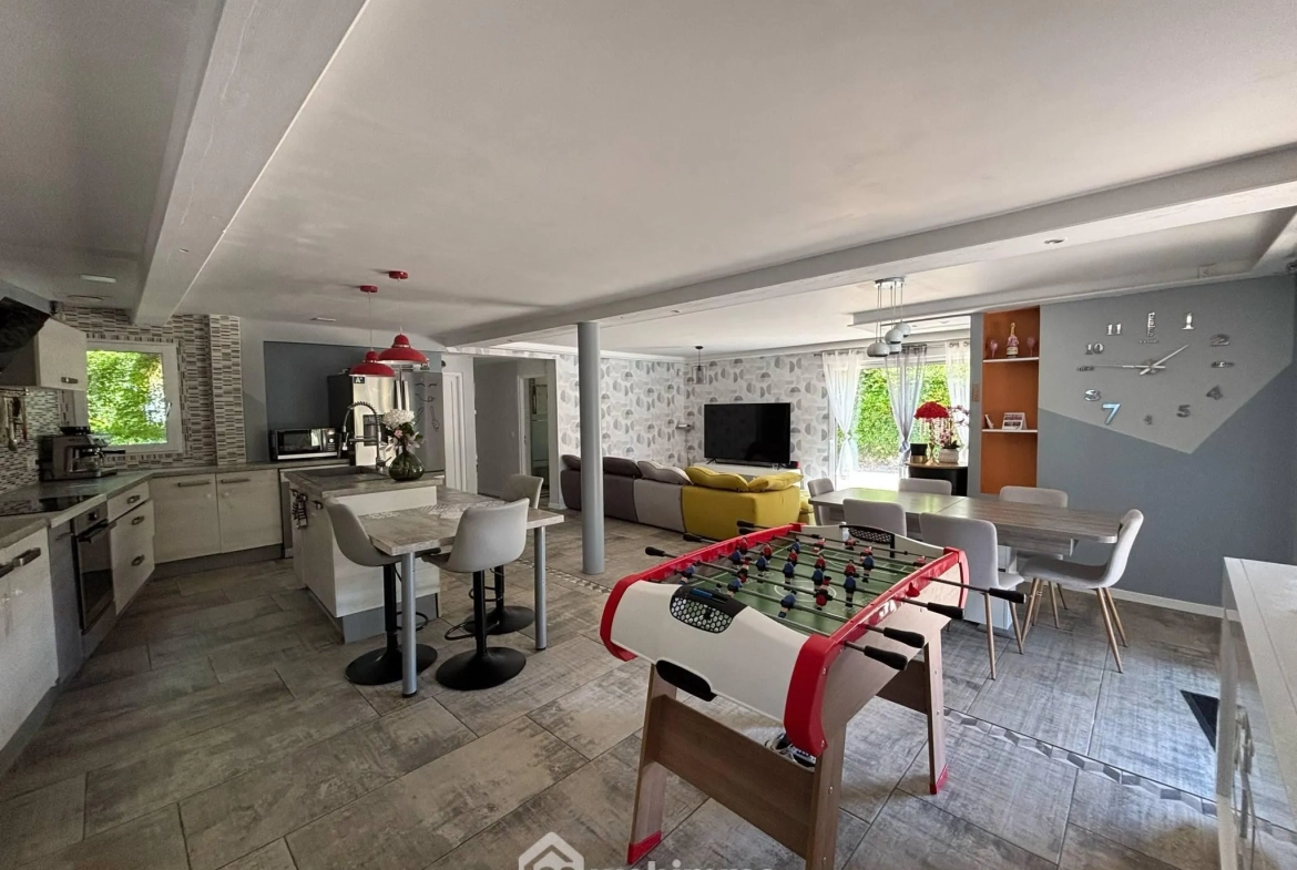 Villa 135 m² avec piscine chauffée à Châtellerault, proche de toutes commodités 