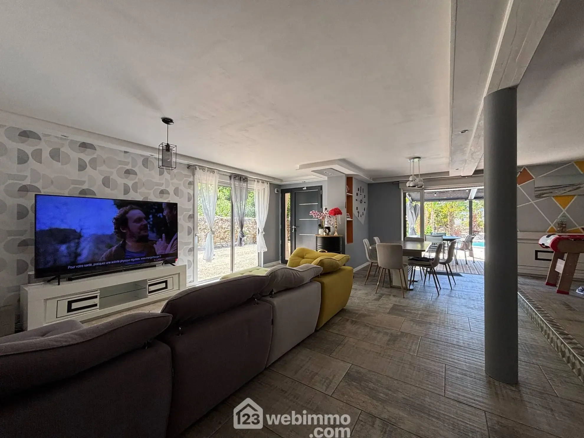 Villa 135 m² avec piscine chauffée à Châtellerault, proche de toutes commodités 