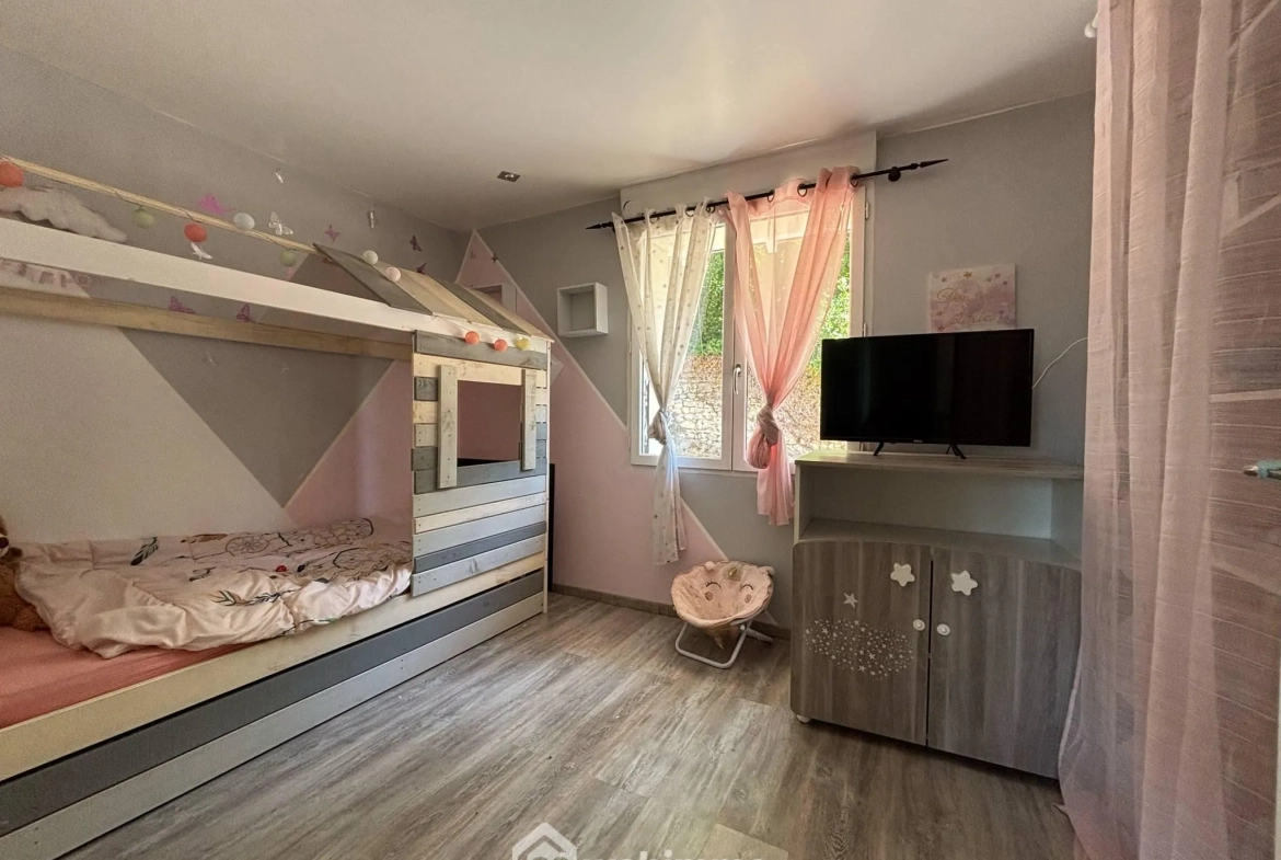 Villa 135 m² avec piscine chauffée à Châtellerault, proche de toutes commodités 