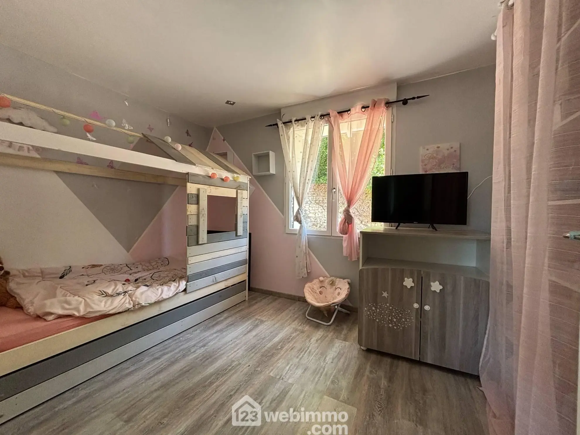 Villa 135 m² avec piscine chauffée à Châtellerault, proche de toutes commodités 