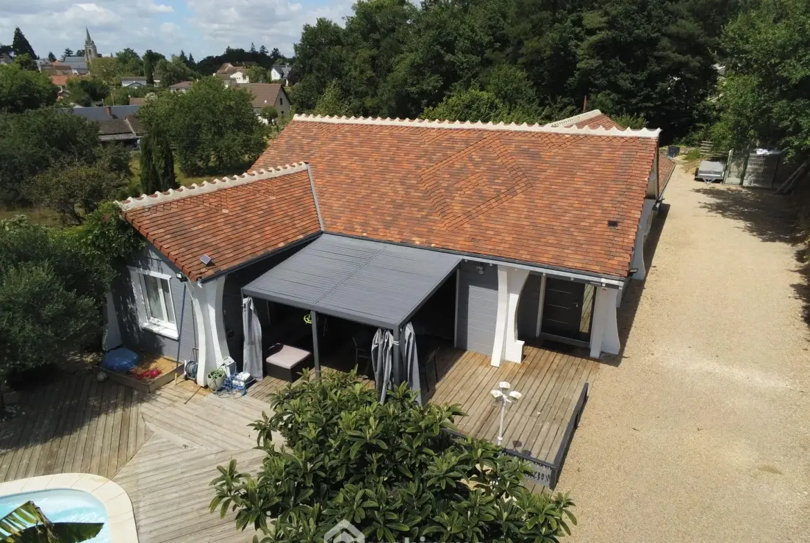 Villa 135 m² avec piscine chauffée à Châtellerault, proche de toutes commodités 