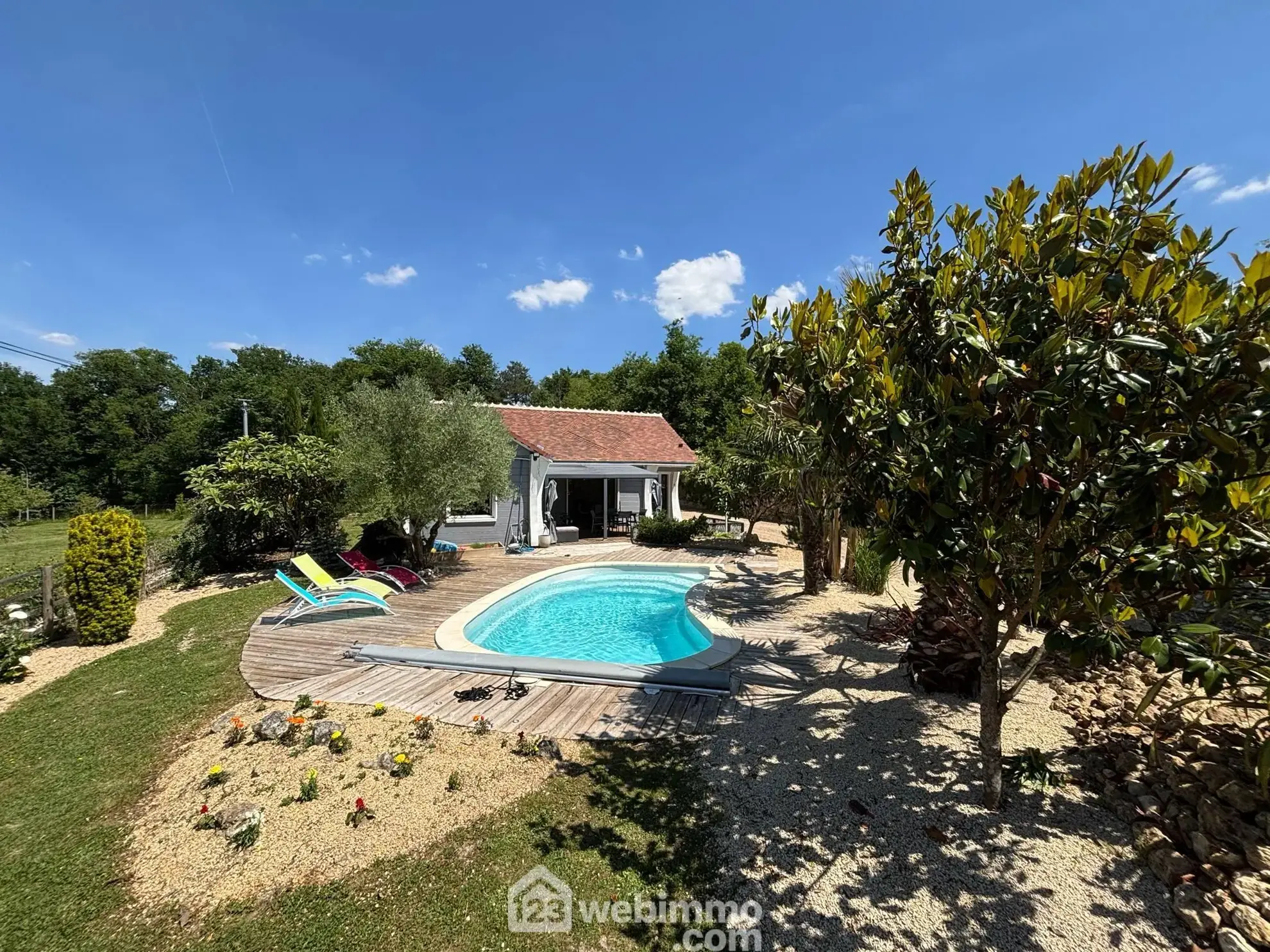 Villa 135 m² avec piscine chauffée à Châtellerault, proche de toutes commodités 
