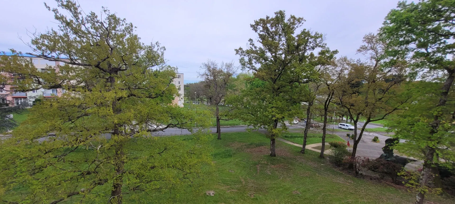 Appartement de 85 m² en centre-ville de Mourenx avec balcon et parking 