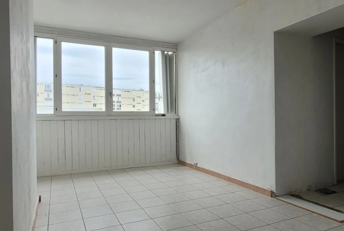 Appartement de 85 m² en centre-ville de Mourenx avec balcon et parking 