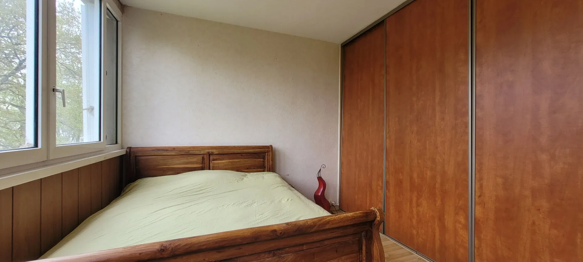 Appartement de 85 m² en centre-ville de Mourenx avec balcon et parking 