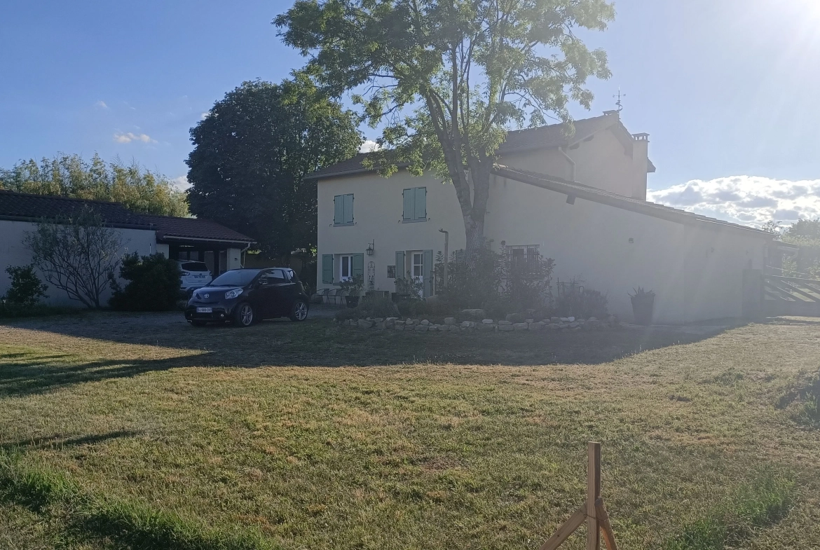 À vendre maison de 100 m² à Précieux avec garage et dépendances 