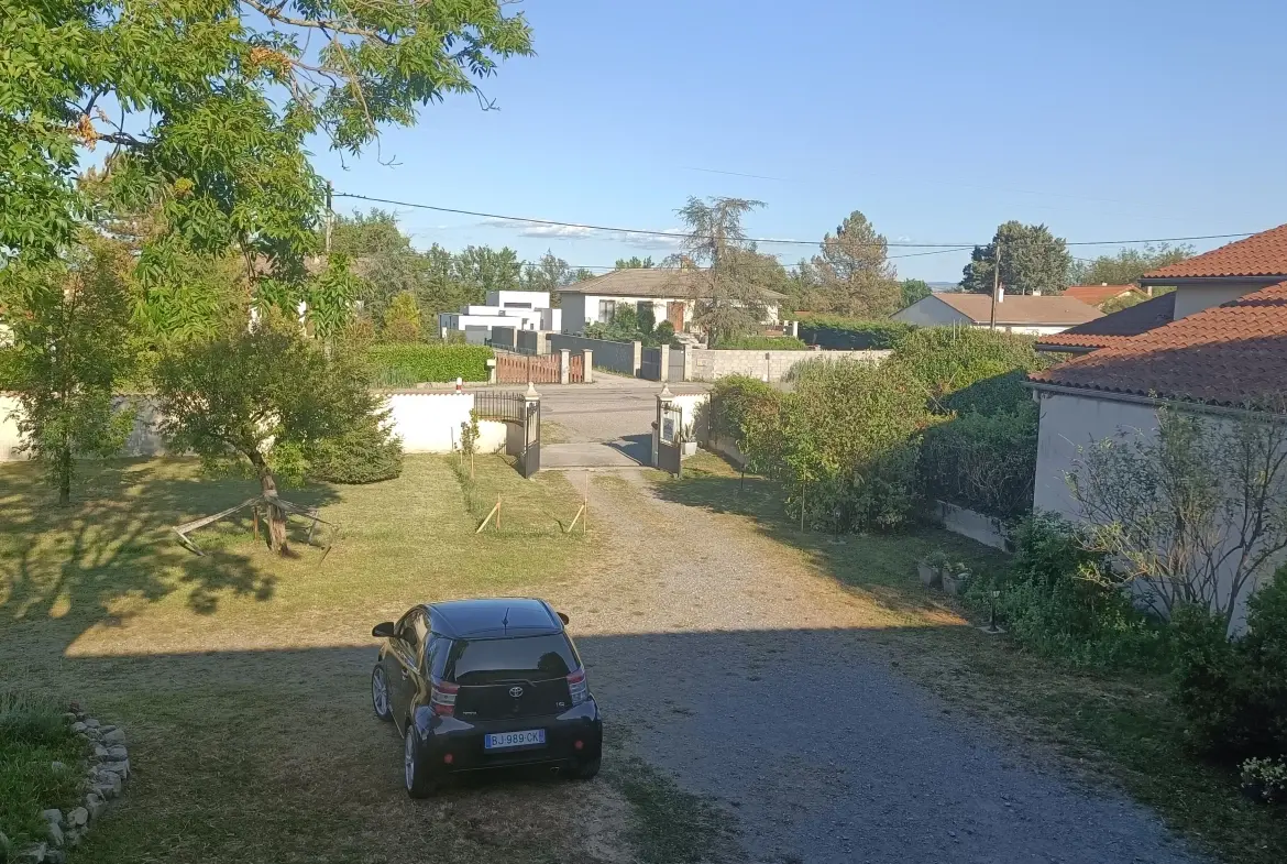 À vendre maison de 100 m² à Précieux avec garage et dépendances 