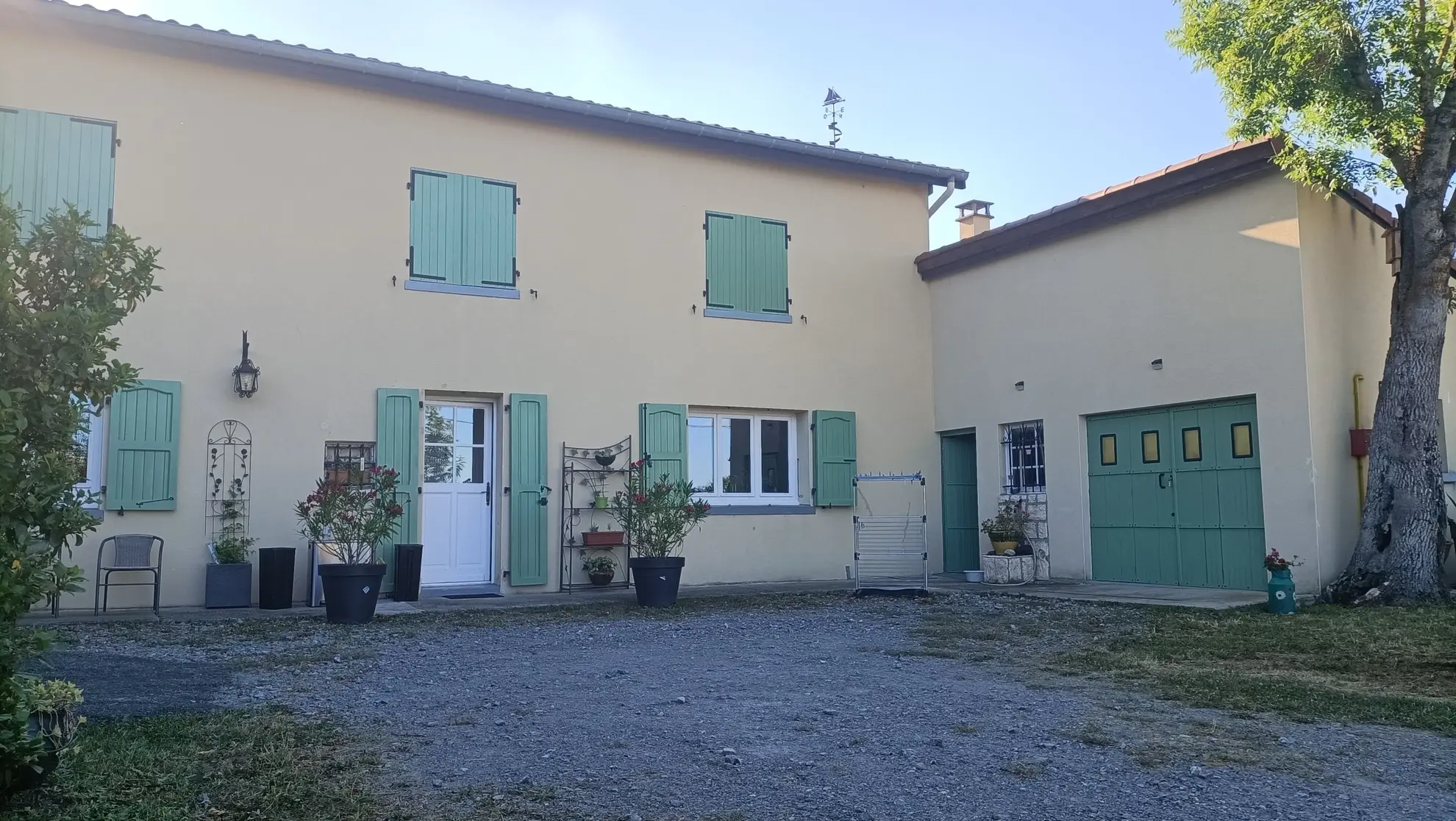 À vendre maison de 100 m² à Précieux avec garage et dépendances 