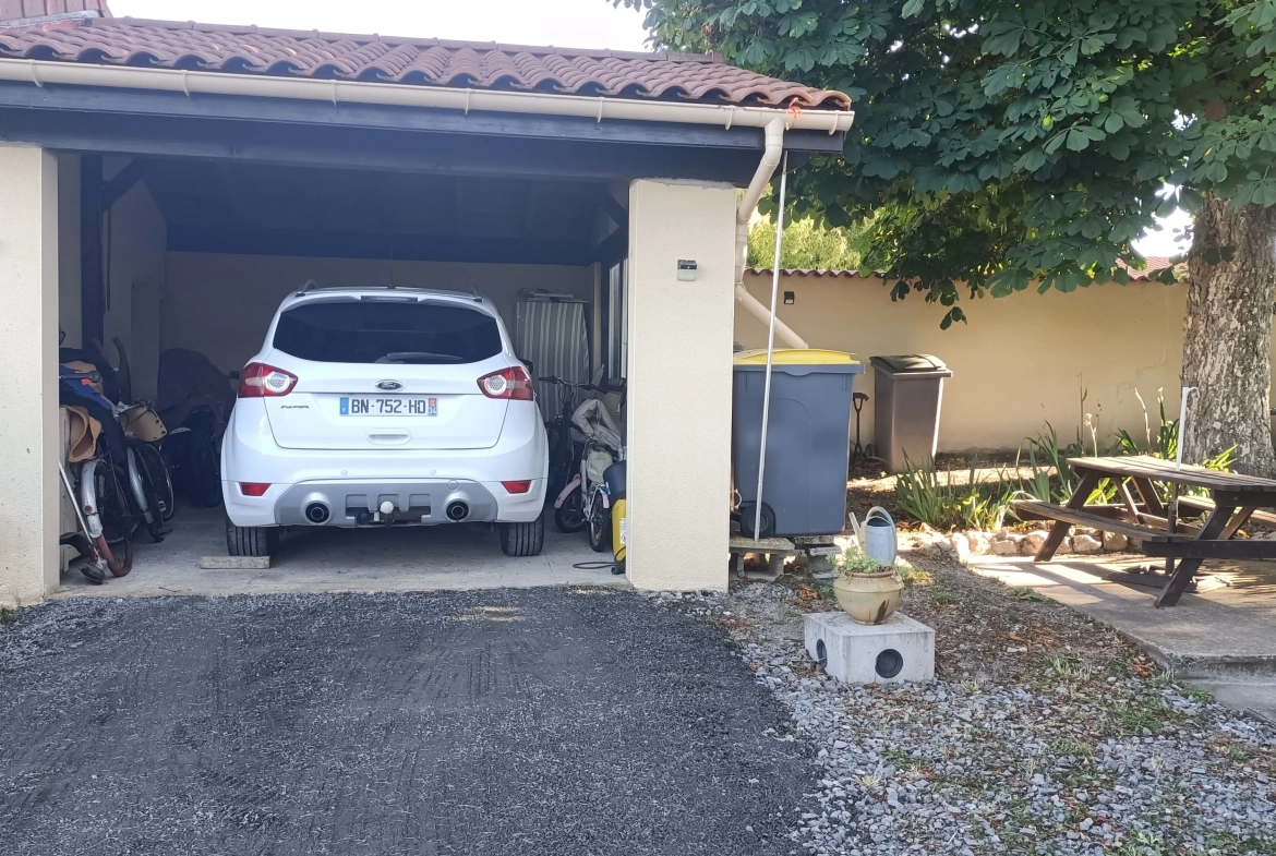À vendre maison de 100 m² à Précieux avec garage et dépendances 