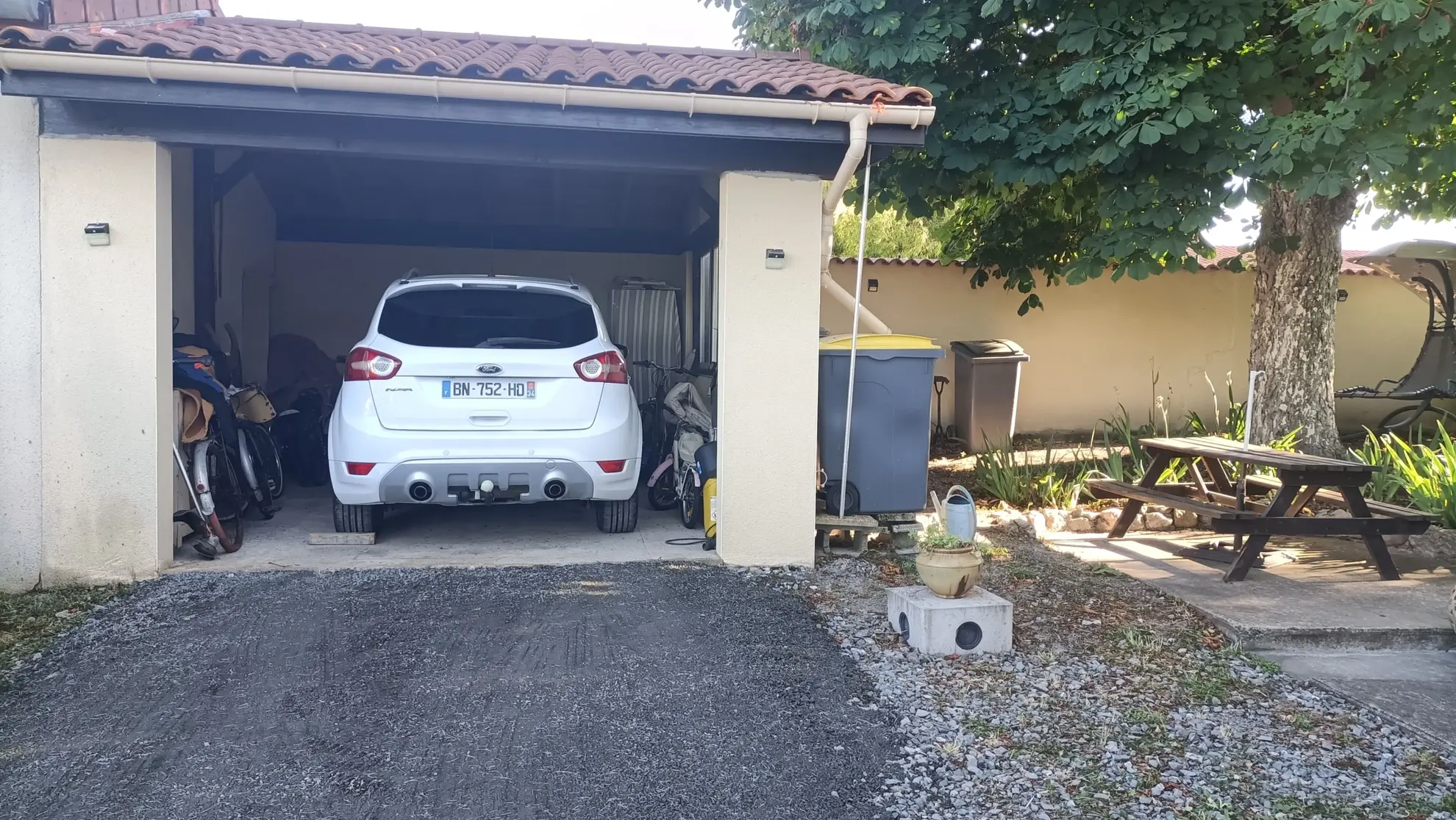 À vendre maison de 100 m² à Précieux avec garage et dépendances 