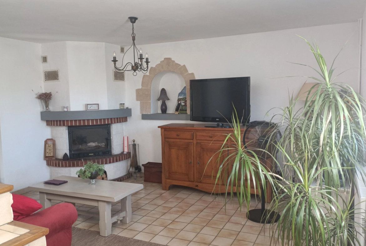 À vendre maison de 100 m² à Précieux avec garage et dépendances 