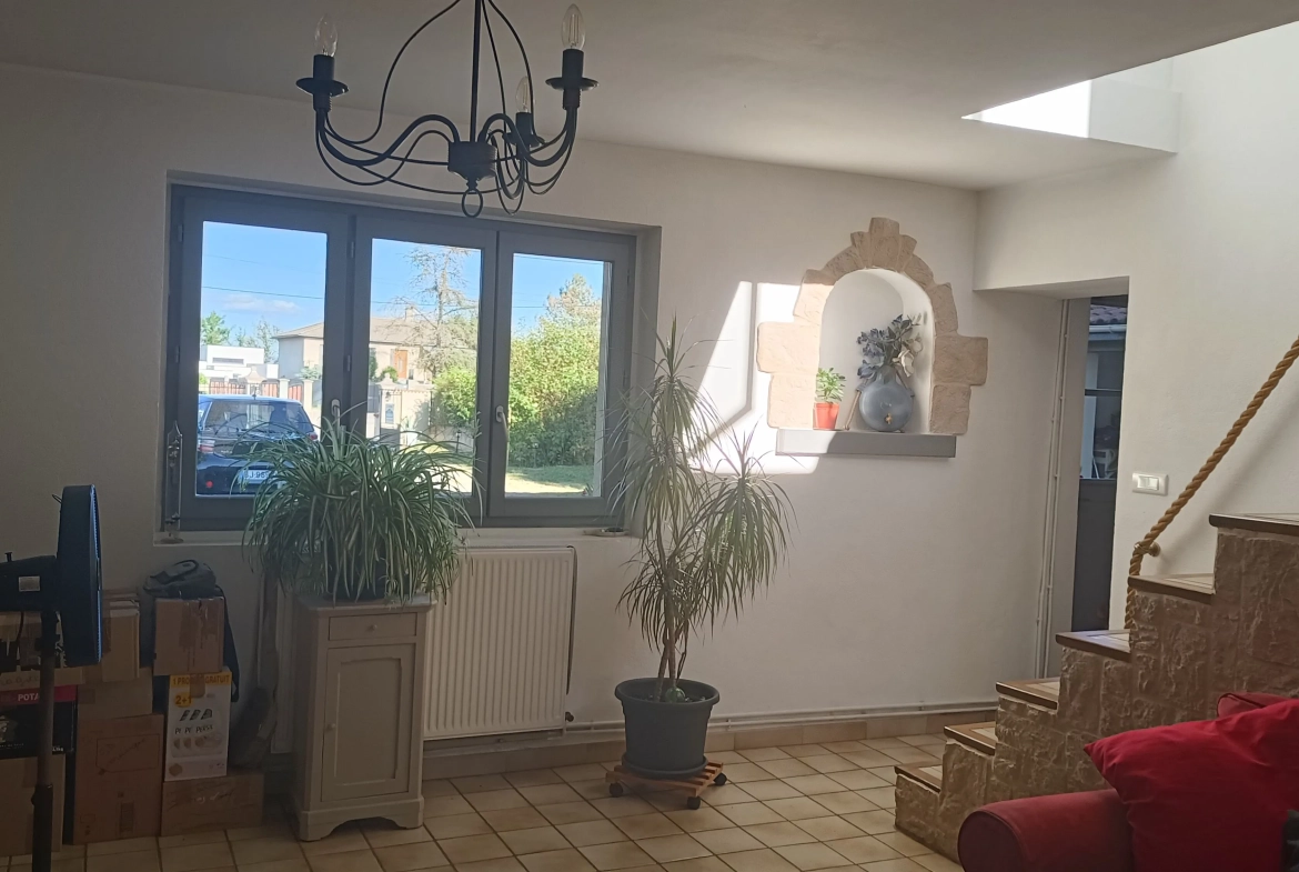 À vendre maison de 100 m² à Précieux avec garage et dépendances 