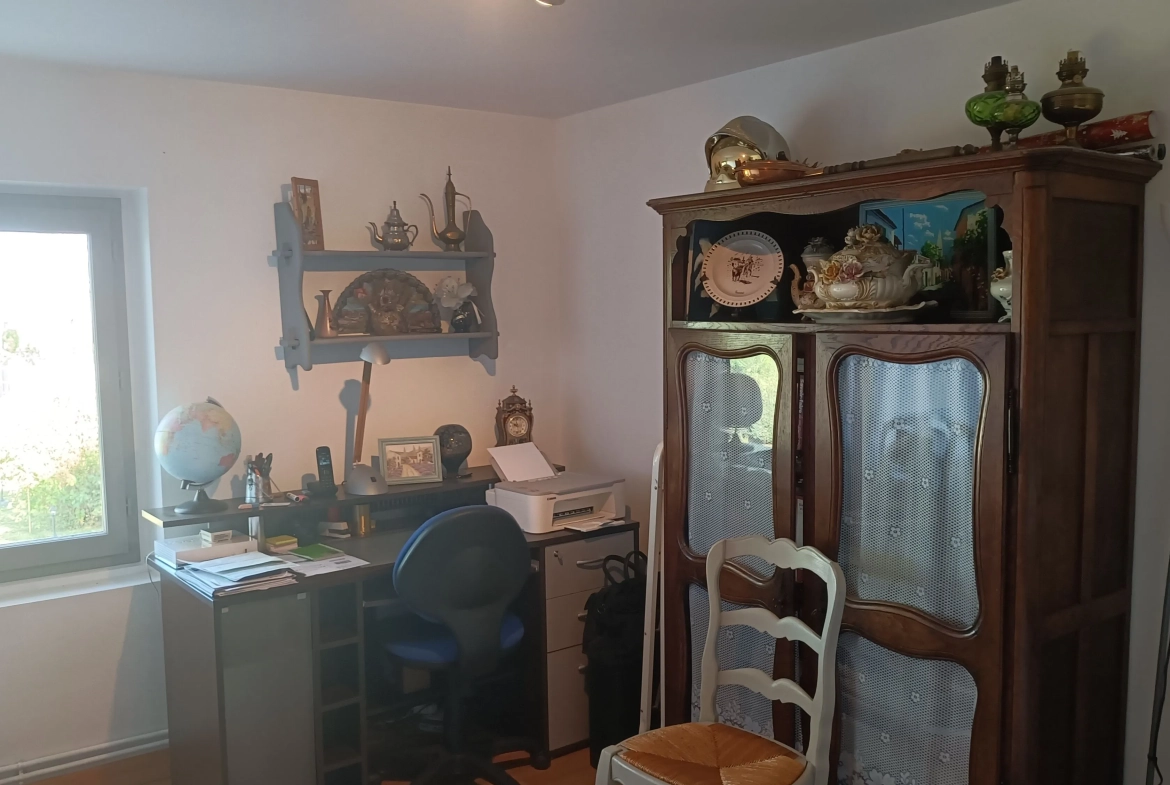 À vendre maison de 100 m² à Précieux avec garage et dépendances 
