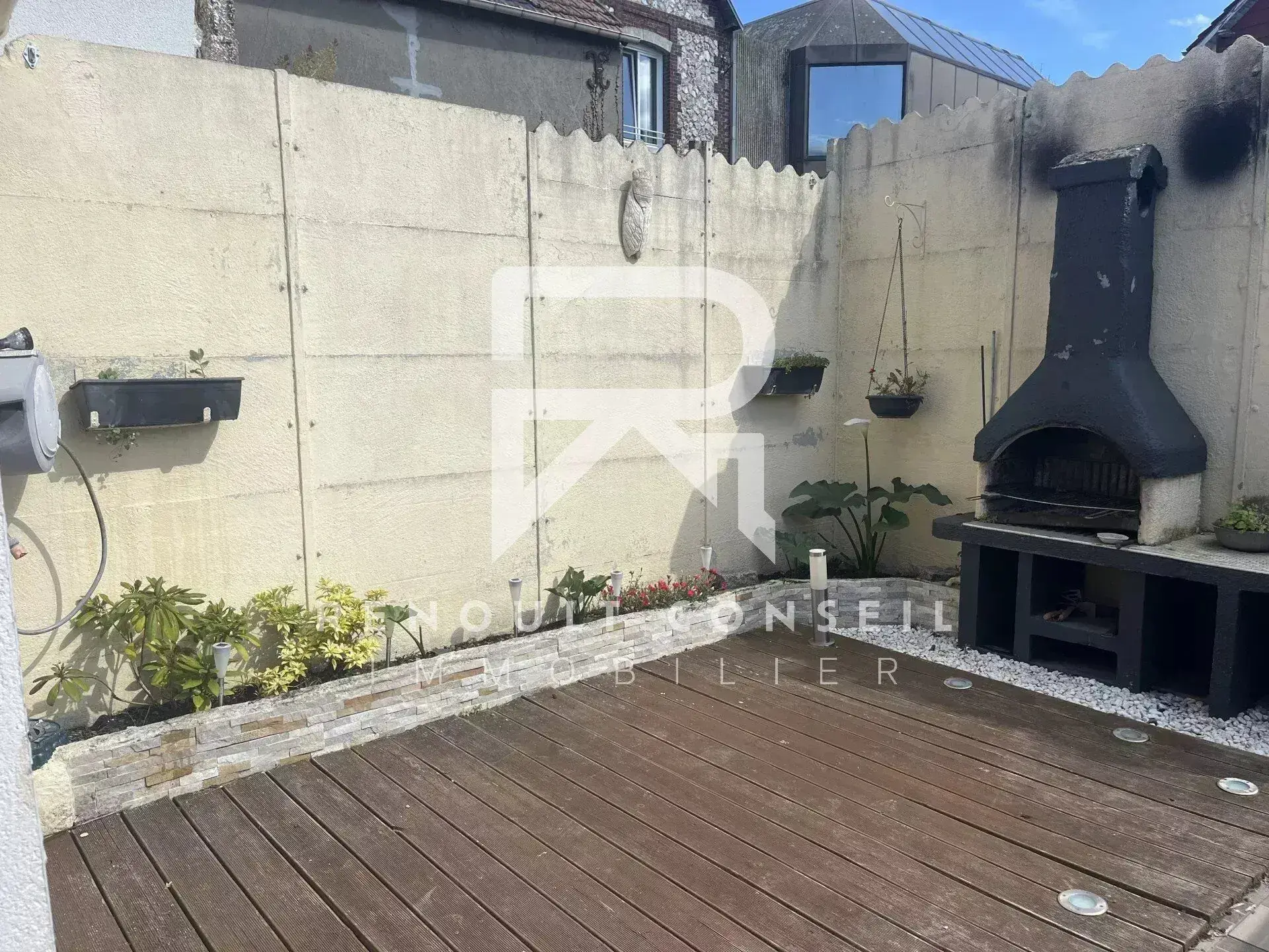 Belle maison de 70 m² à Petit-Couronne, 3 chambres, sans travaux, équipée pour une vie moderne 