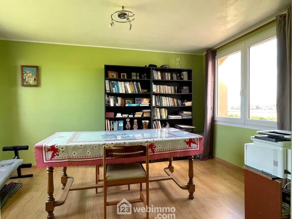 Maison individuelle de 181 m² à Châtellerault avec terrain et rénovations récentes 