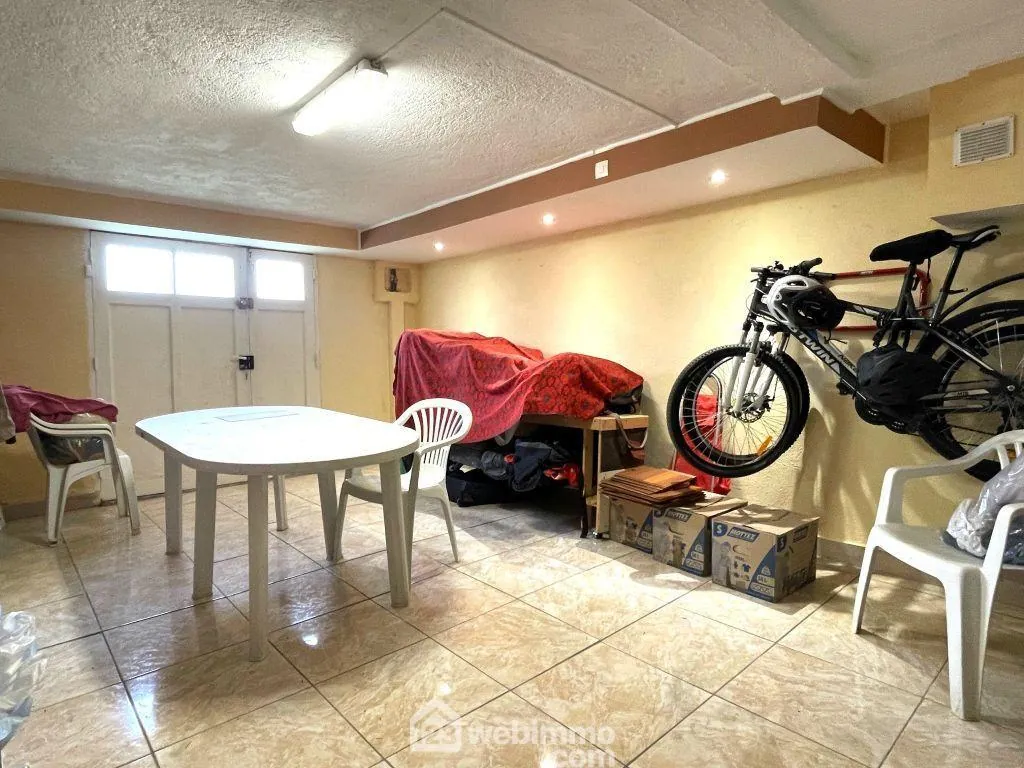 Maison individuelle de 181 m² à Châtellerault avec terrain et rénovations récentes 