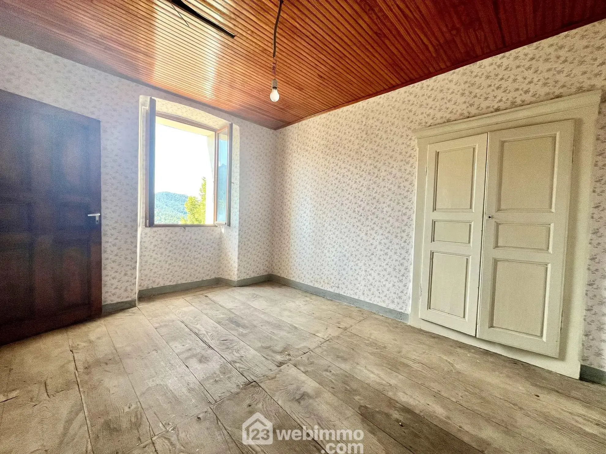 Appartement à Morosaglia 90 m² avec potentiel de rénovation en Haute-Corse 
