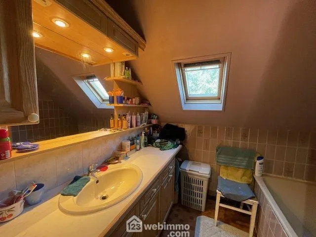 Maison individuelle de 100 m² avec dépendance, garage et jardin à Noyon 