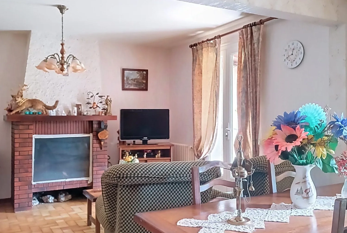 Maison T6 avec grand terrain de 2748 m² à Terre de Bancalié 