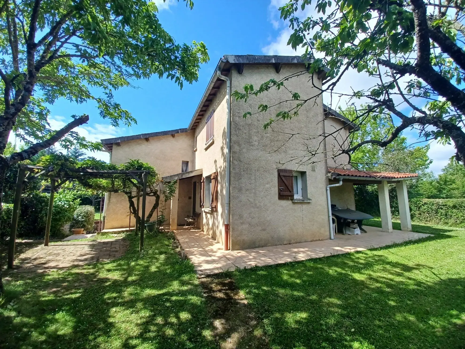 Maison T6 avec grand terrain de 2748 m² à Terre de Bancalié 