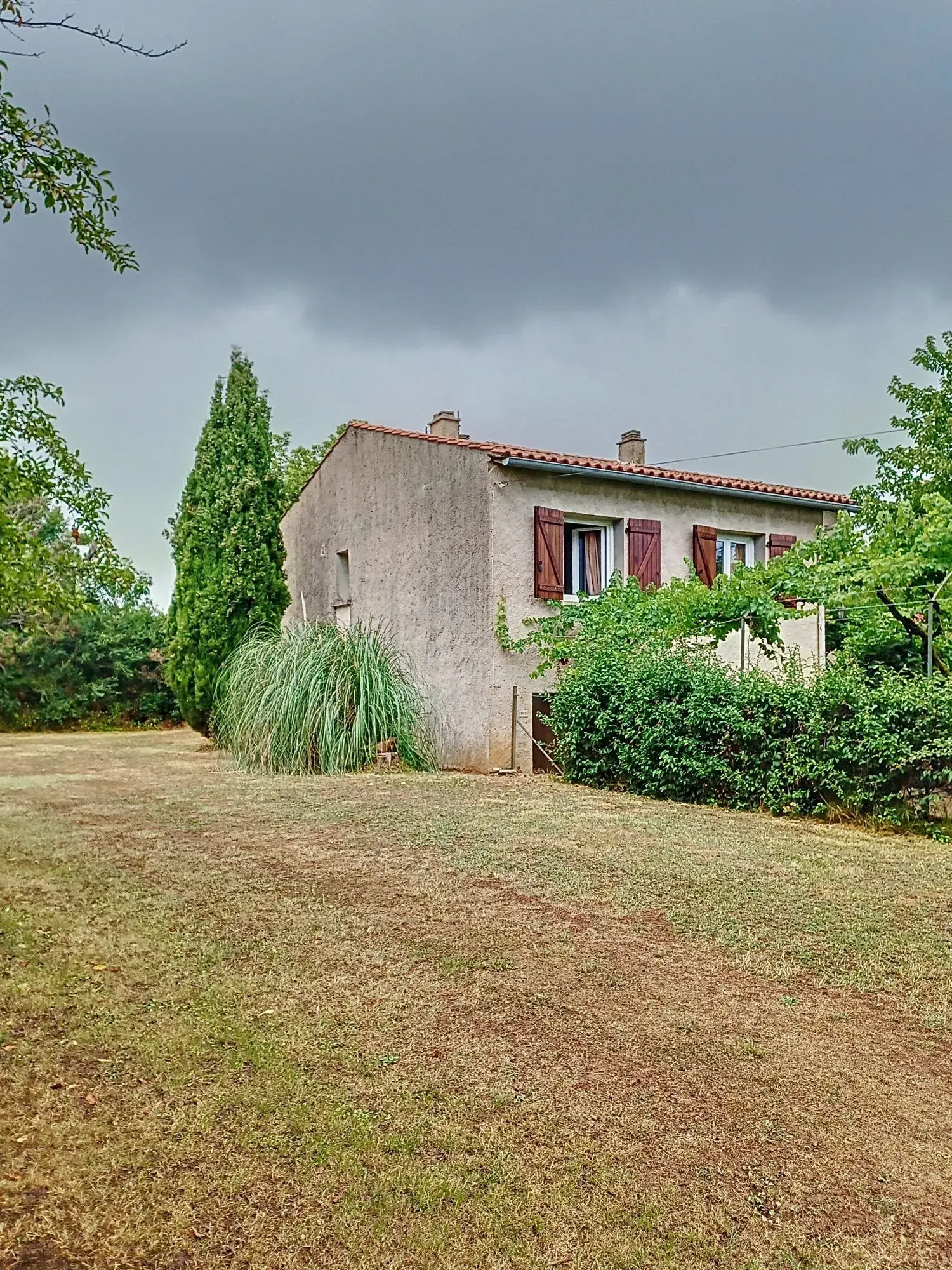 Maison T6 avec grand terrain de 2748 m² à Terre de Bancalié 