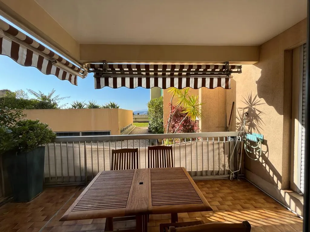 Appartement 2 pièces à Nice, Mont Alban avec terrasse et parking 