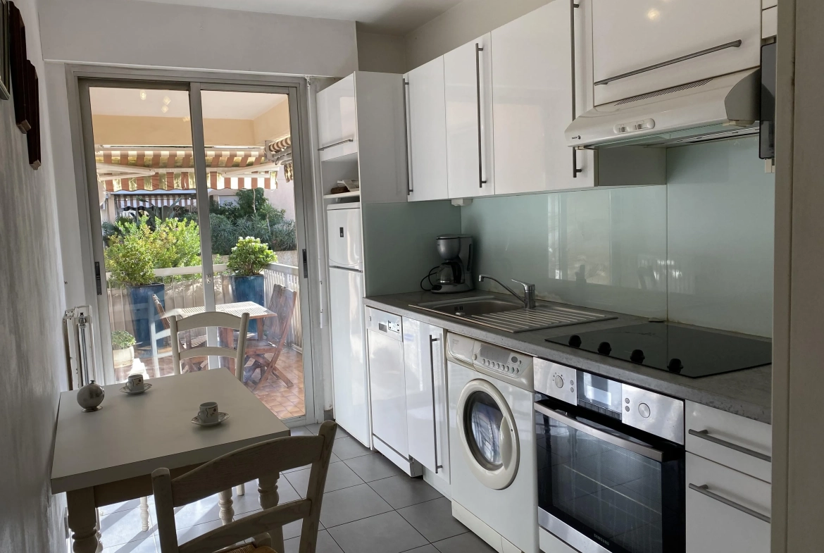 Appartement 2 pièces à Nice, Mont Alban avec terrasse et parking 