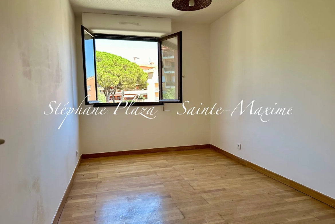 Appartement de 34 m² à Sainte-Maxime proche mer avec parking et cave 