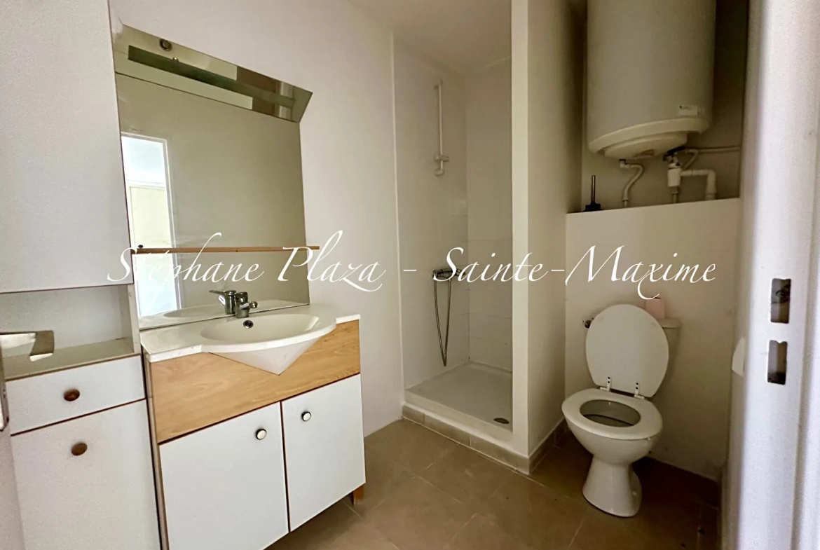 Appartement de 34 m² à Sainte-Maxime proche mer avec parking et cave 