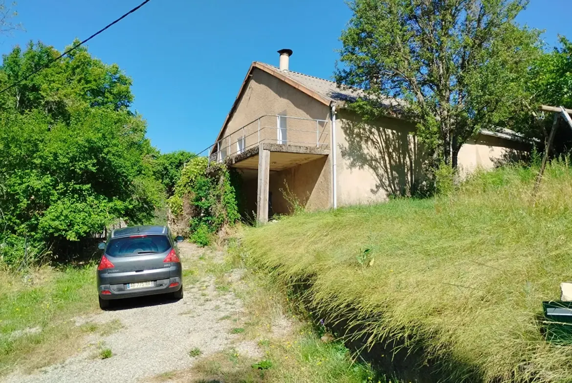 Charmante propriété en Drôme Provençale avec potentiel, proche nature et cadre paisible 