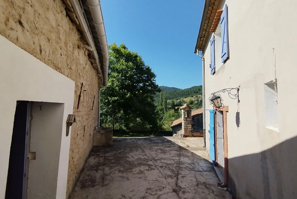 Charmante propriété en Drôme Provençale avec potentiel, proche nature et cadre paisible 