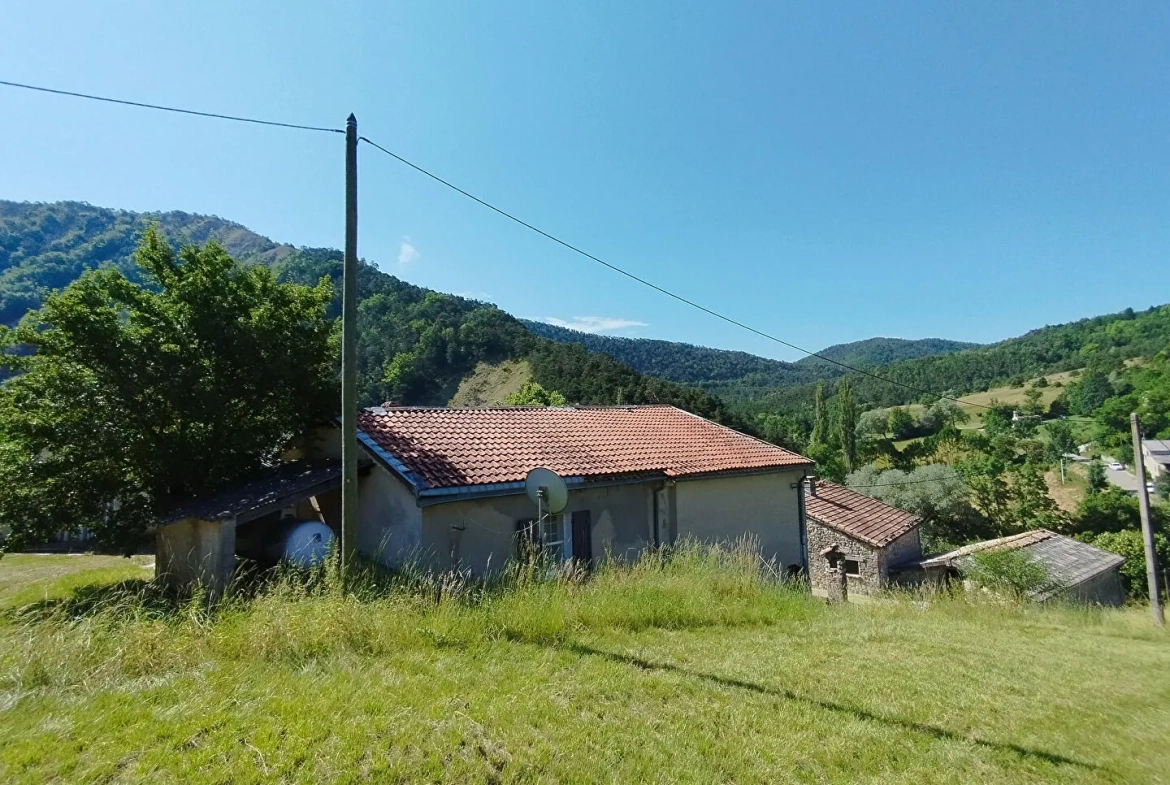 Charmante propriété en Drôme Provençale avec potentiel, proche nature et cadre paisible 