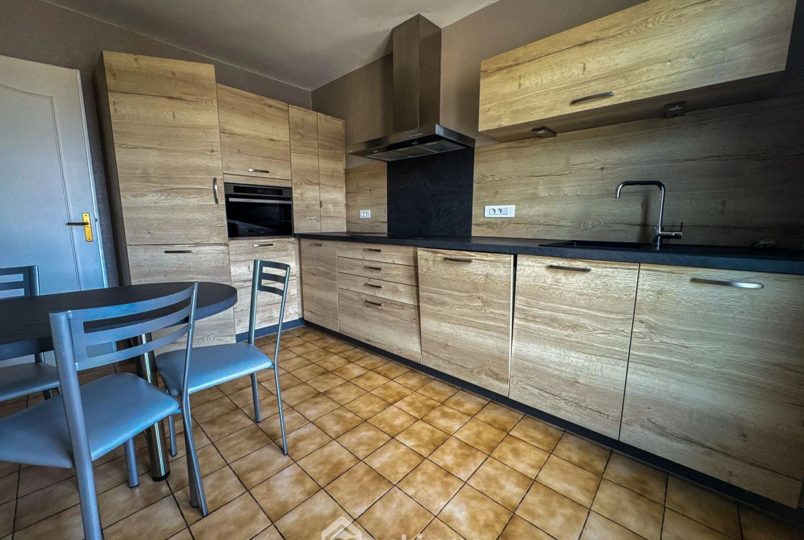 Belle maison de 92m² à Haudainville avec garage et jardin, proche commodités 