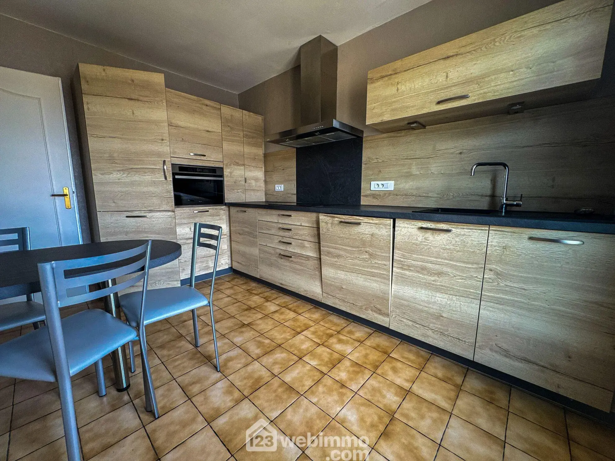 Belle maison de 92m² à Haudainville avec garage et jardin, proche commodités 
