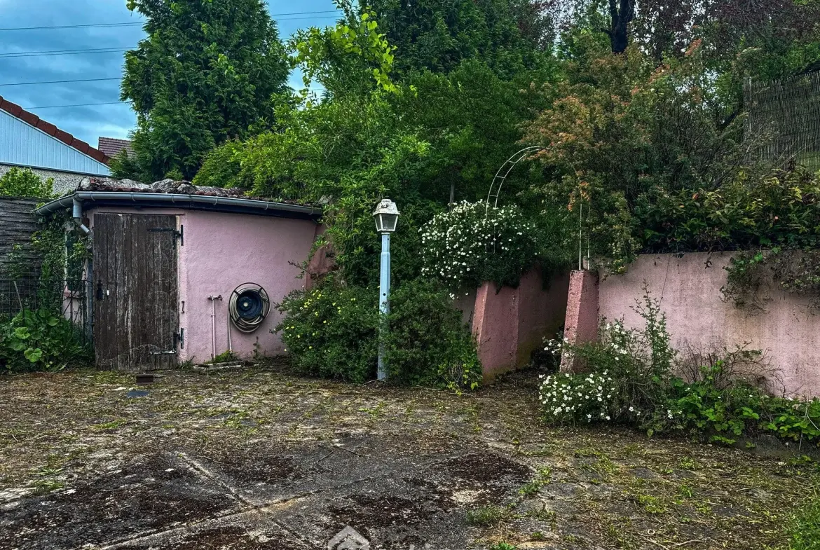 Belle maison de 92m² à Haudainville avec garage et jardin, proche commodités 