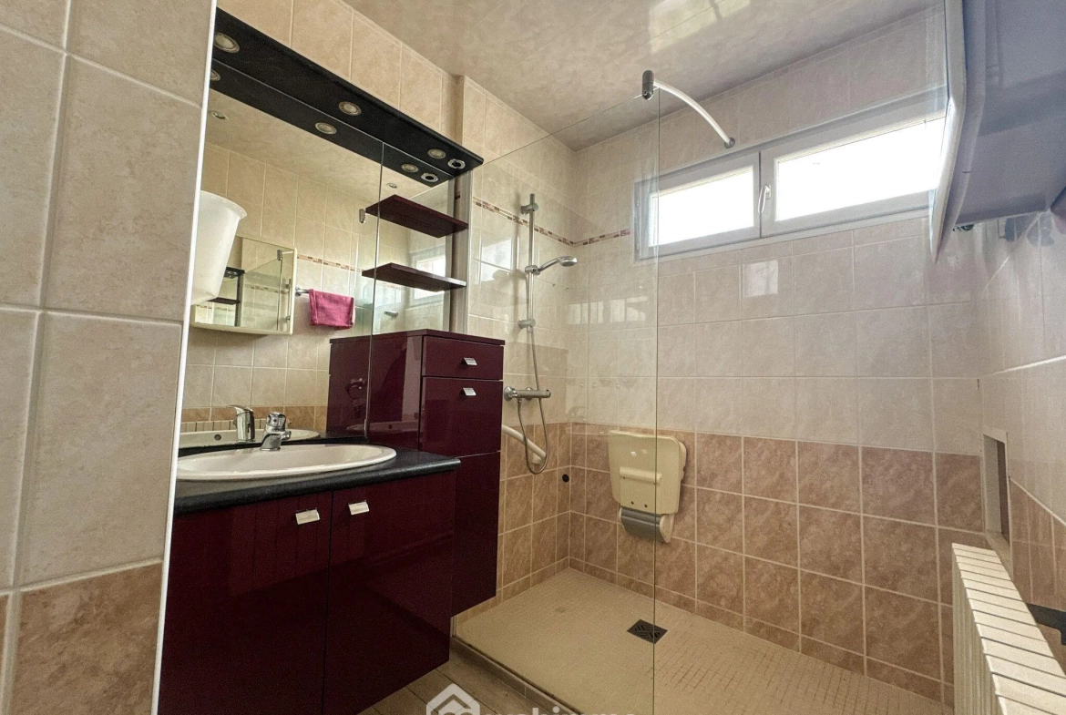 Belle maison de 92m² à Haudainville avec garage et jardin, proche commodités 