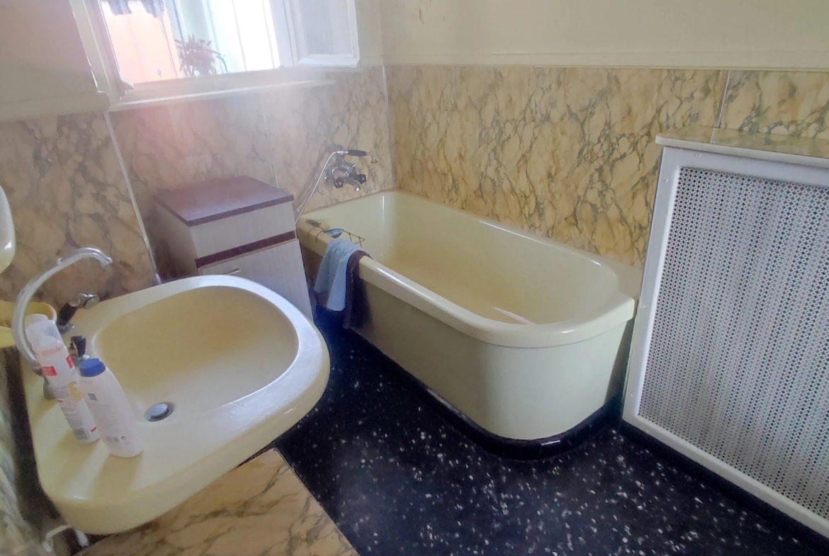 Maison à vendre à Vieux-Condé proche frontière belge avec terrain et garages 