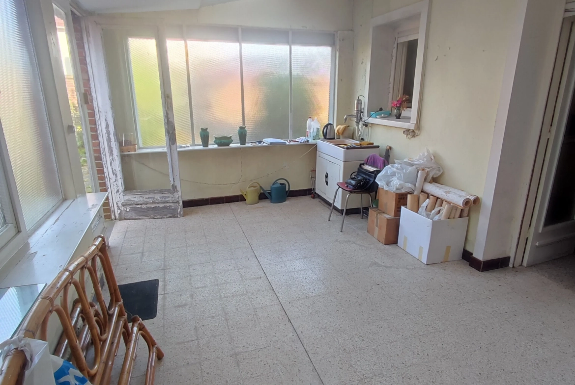 Maison à vendre à Vieux-Condé proche frontière belge avec terrain et garages 