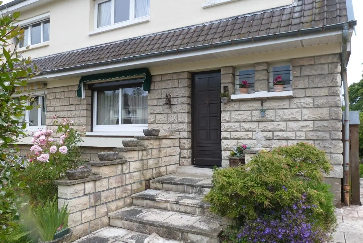 Maison de 93m² à Bihorel avec jardin, garage et sous-sol complet 
