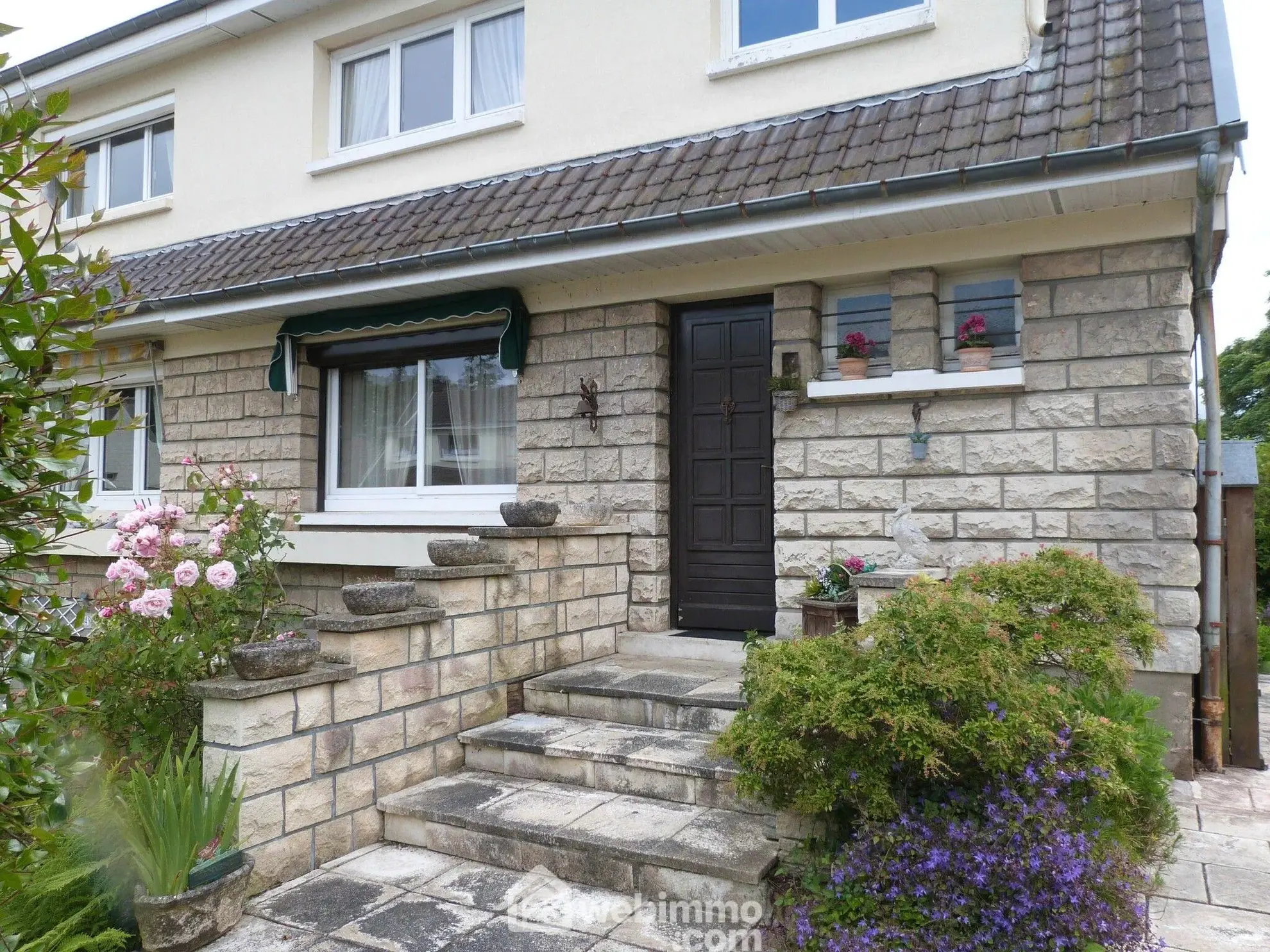 Maison de 93m² à Bihorel avec jardin, garage et sous-sol complet 