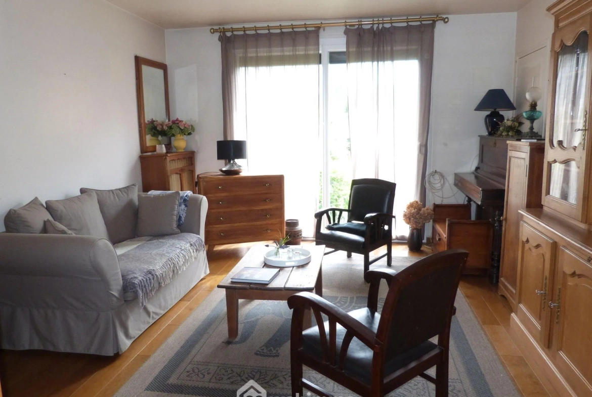 Maison de 93m² à Bihorel avec jardin, garage et sous-sol complet 