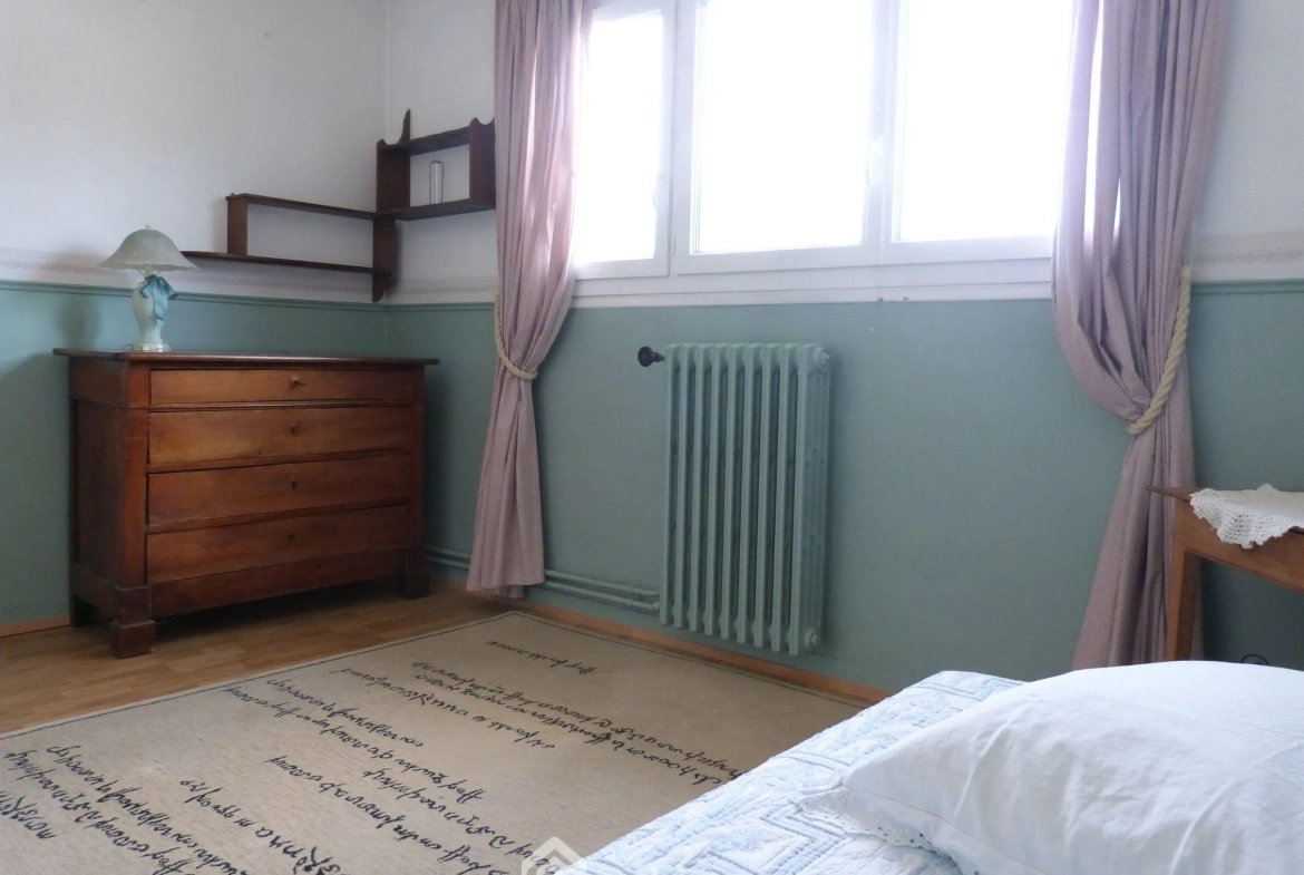 Maison de 93m² à Bihorel avec jardin, garage et sous-sol complet 