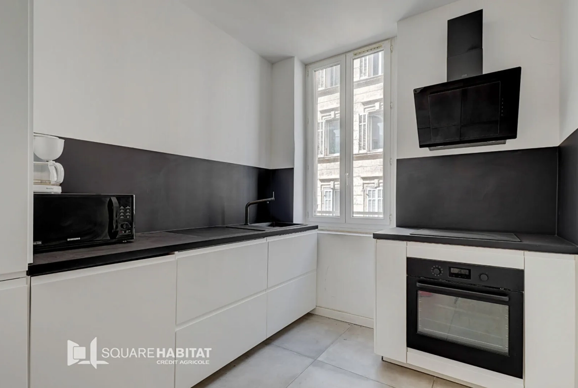 Appartement T3 rénové et meublé de 56 m² à Marseille, secteur Castellane 