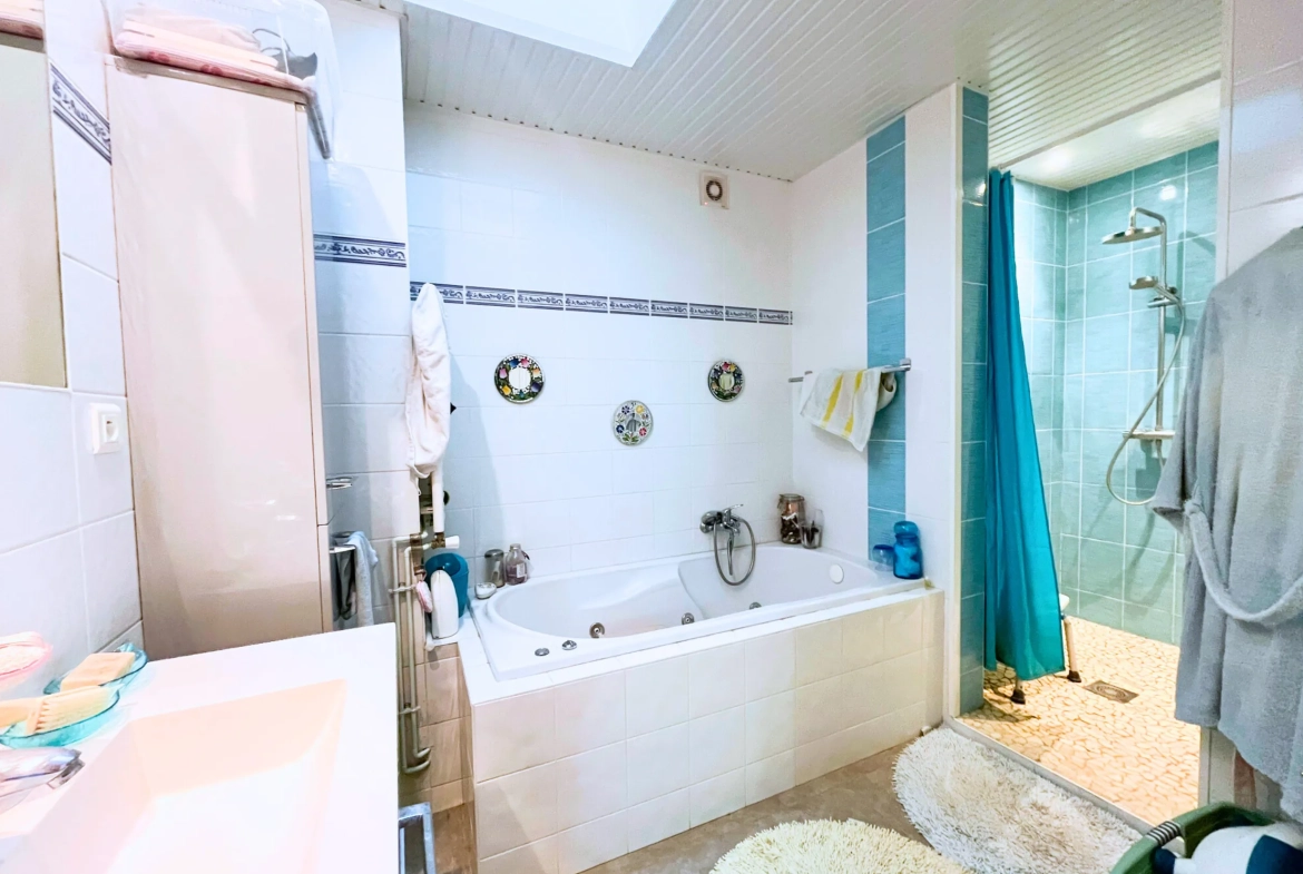 Maison indépendante de 127 m² à Jarnac avec piscine et grands espaces 