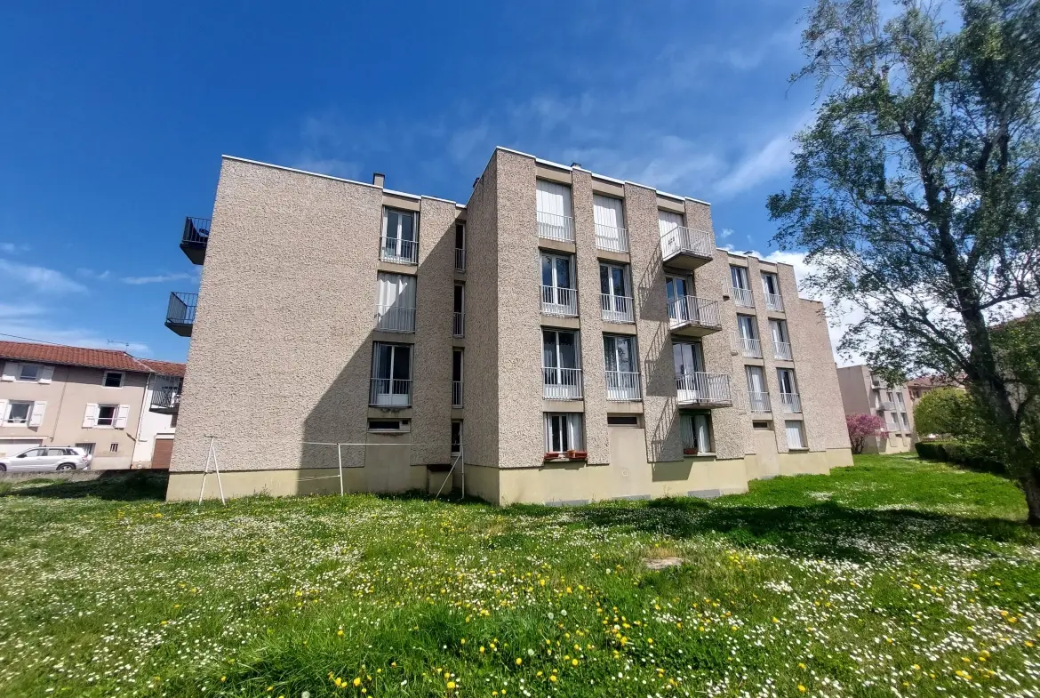 Appartement T1 bis à Montbrison de 32 m² avec balcon et cave à vendre 