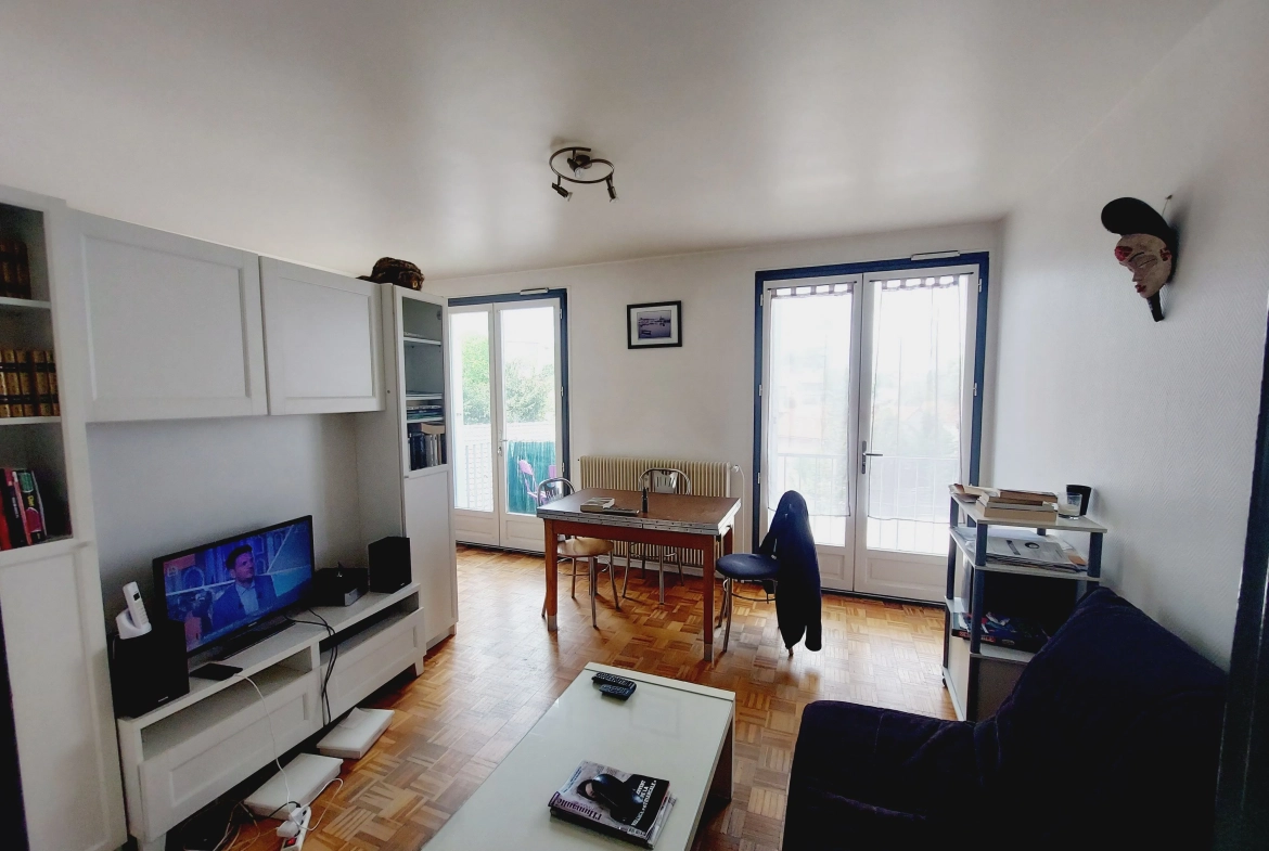 Appartement T1 bis à Montbrison de 32 m² avec balcon et cave à vendre 